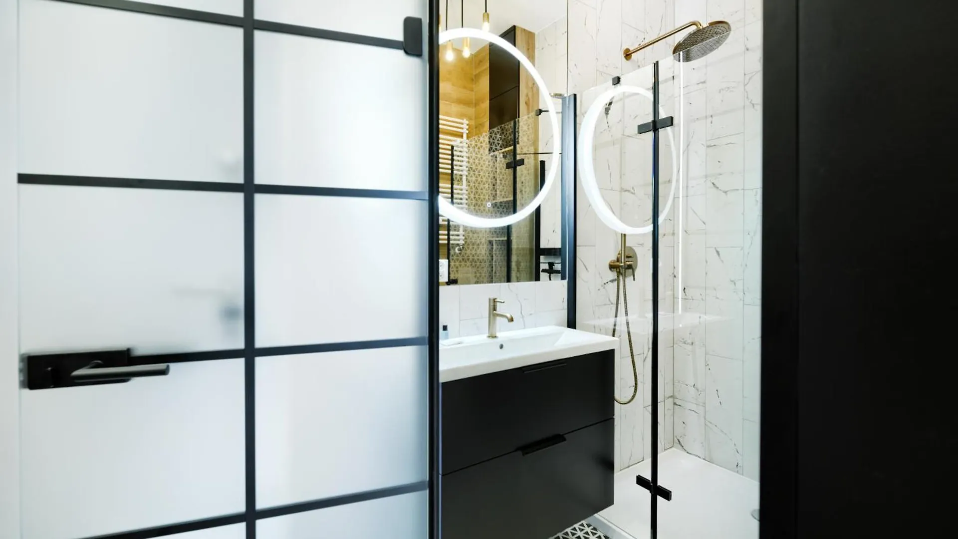 Aboutartapartments - By The River Wroclaw Apartment